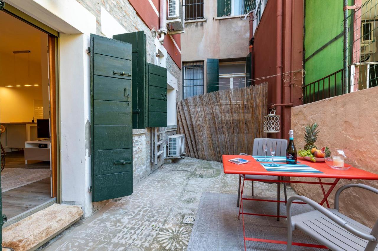 Snug Apartment With Private Courtyard M0270422677 ヴェネツィア エクステリア 写真